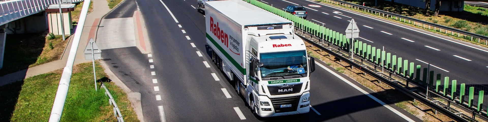 Camion Raben pe drum